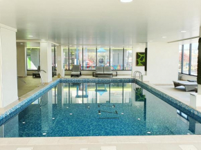 Maeve - Indoor Pool & Spa Beach Resort